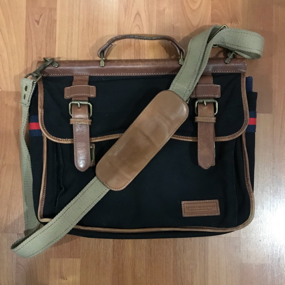 Tommy Hilfiger Double Flap Over Messenger Bag